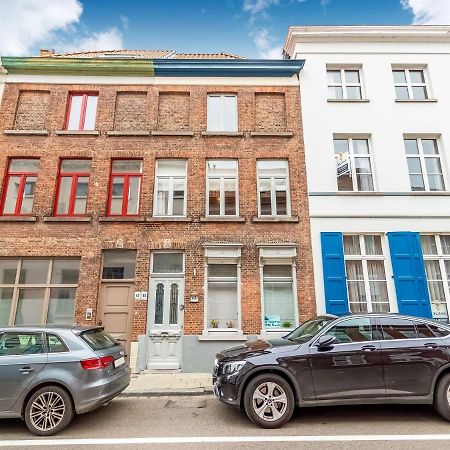 Town House With View Over The 3 Towers Of Brügge Exterior foto